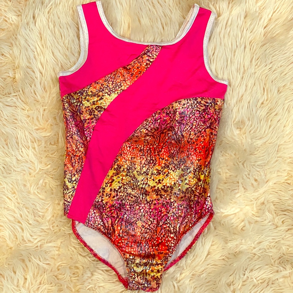 A dance👯‍♀️or gymnastics 🤸‍♀️ leotard